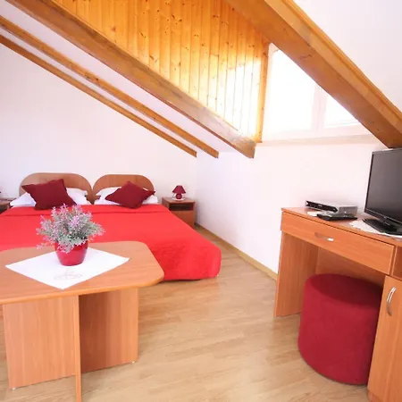 Nikola Apartmán