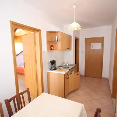 Nikola Apartman